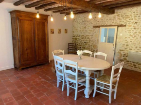 Maison de Village avec Jardin, Parc Privé et Box Fibre, Animaux Bienvenus, à 15 min du Mans - FR-1-410-333